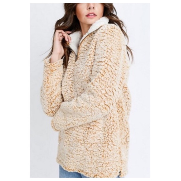 ✨LAST ONE✨Sherpa soft zip pull over - Picture 4 of 8